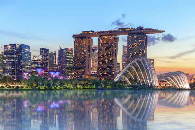 Nền kinh tế tại Singapore phát triển mạnh lĩnh vực dịch vụ và ngoại thương