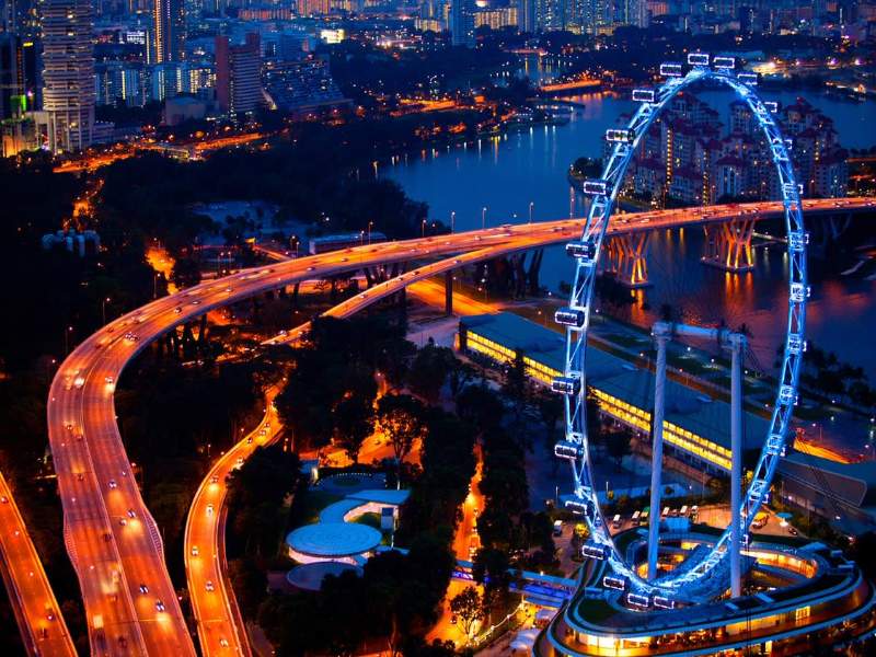 Ngắm nhìn toàn cảnh Singapore Flyer về đêm