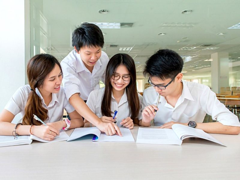 Du học Singapore giúp kết giao nhiều bạn bè