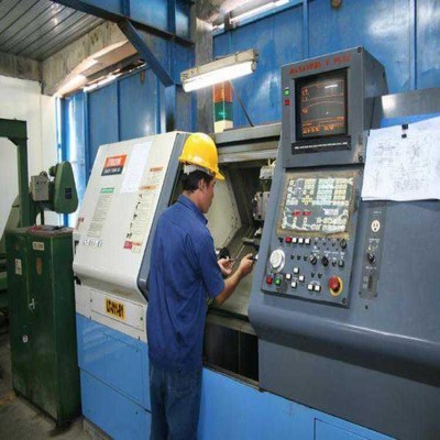 Tuyển nam thợ tiện CNC làm việc tại Singapore